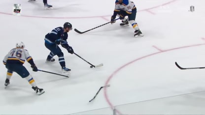 Connor prépare le but de Namestnikov
