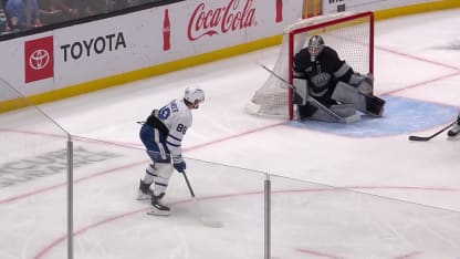 Tavares brise l'égalité en A.N. avec son 30e but