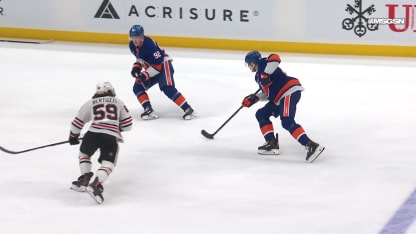 CHI@NYI: Holmstrom scores goal against Arvid Soderblom