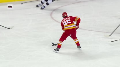 LAK@CGY: Maatta scores goal against Darcy Kuemper