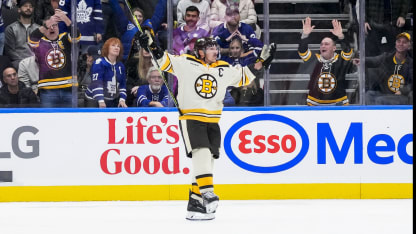 Brad Marchand emerging as true leader of Boston Bruins 