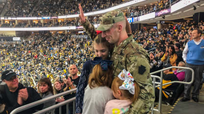 soldier surprises family