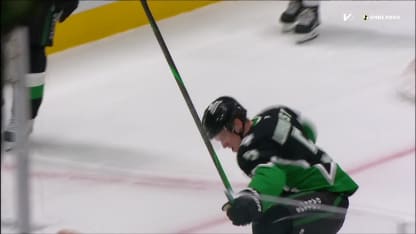 WPG@DAL: Lundkvist scores goal against Connor Hellebuyck