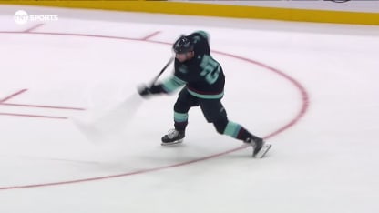 LAK@SEA: Dunn scores PPG against Anton Forsberg