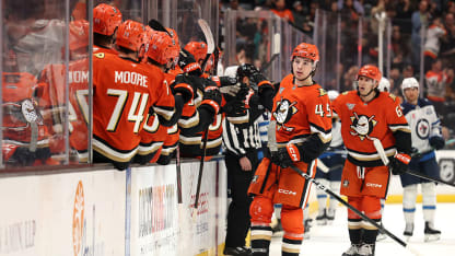 Sennecke pots his second of the night and it's a beauty