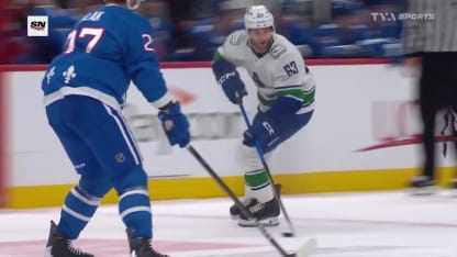 Blueger sort les mains pour son 2e but