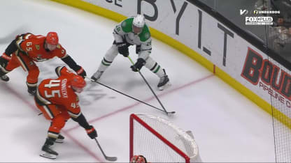 Bäck se paie les Ducks en I.N.