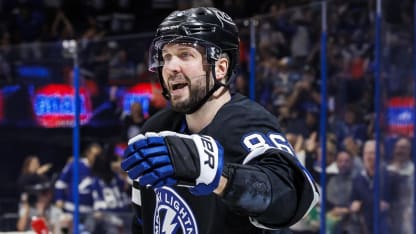 En español: Kucherov se luce con gol