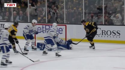 TOR@BOS: Stolarz with a great save against Morgan Geekie