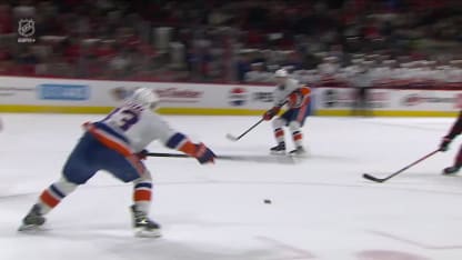 NYI@CAR: Barzal scores goal against Pyotr Kochetkov