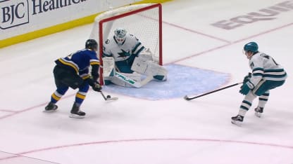 SJS@STL: Holloway scores goal