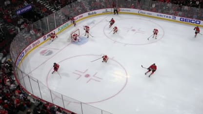 Coronato compte dans la cage déserte