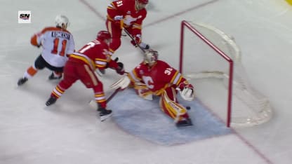 PHI@CGY: Konecny marque un but contre Dustin Wolf
