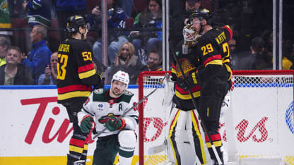 Lankinen torjui Canucksin viivan päälle