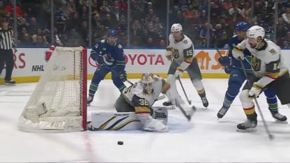 VGK@VAN: Thompson with a great save