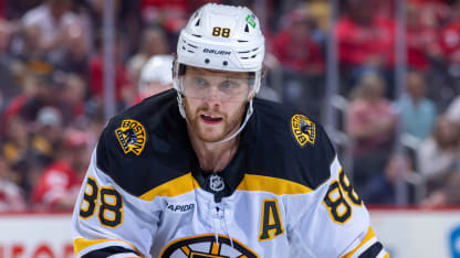 Boston Bruins môžu ísť do sezóny bez kapitána