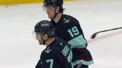 NYI@SEA: McCann scores empty-net goal