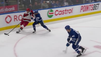 CAR@TOR: Walker scores goal against Dennis Hildeby