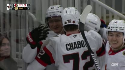 OTT@BOS: Stutzle marque un but contre Joonas Korpisalo