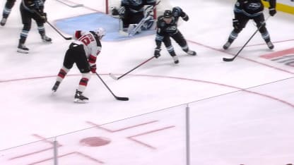 Brown surprend Vejmelka et fait 1-1