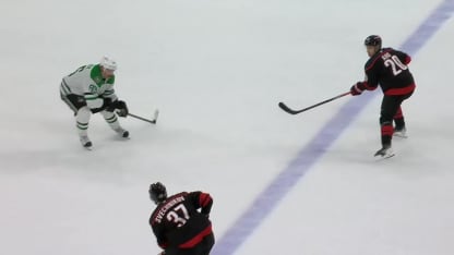 Svechnikov assure la victoire aux Hurricanes