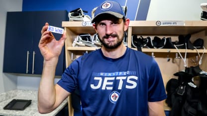 Hellebuyck 300