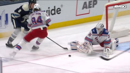 NYR@CBJ: Shesterkin with a great save against Zach Werenski