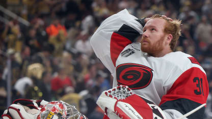 Hurricanes y Vegas listos para el Juego 4