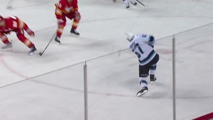 UTA@CGY: Crouse scores goal against Dustin Wolf