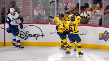 Karlsson prickskjuter in 3-2 för Sverige