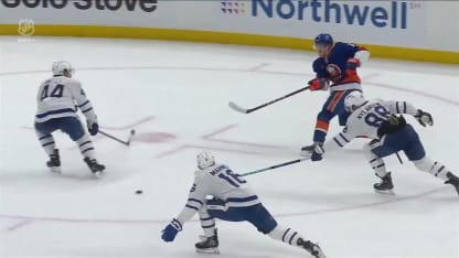 TOR@NYI: Mayfield scores goal against Joseph Woll