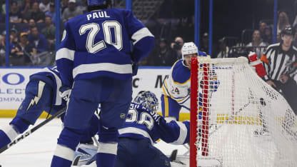 Cozens donne l'avance aux Sabres