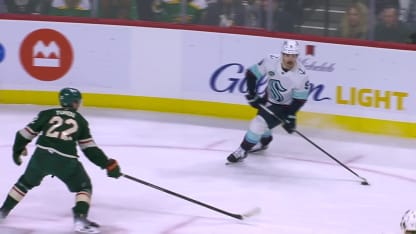 SEA@MIN: Larsson scores goal against Jesper Wallstedt