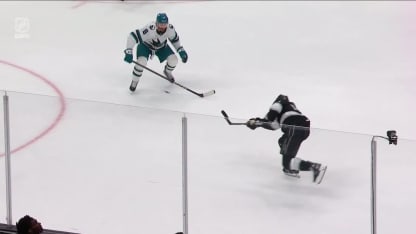 Lewis utilise l'écran pour marquer le 8e des Kings