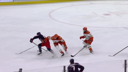 Van Riemsdyk redirige pour faire 3-2