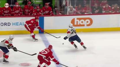 Compher profite du surnombre