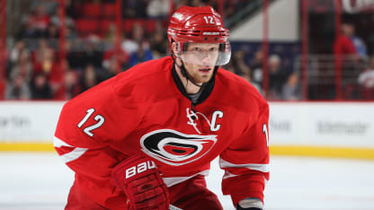 Eric Staal avslutar NHL-karriären med Carolina Hurricanes