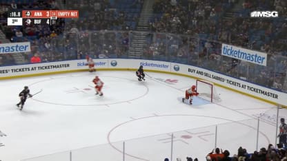 Norris marque dans un filet désert