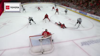 Guenther glisse le disque sous Commesso