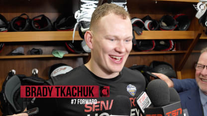 Brady Tkachuk dispo médias après le match contre PIT