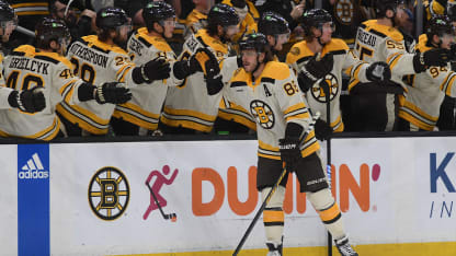 Pastrnak anota en Power Play