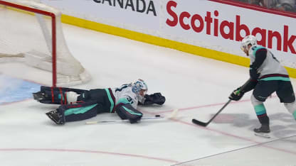 Grubauer robs Scheifele on the breakaway