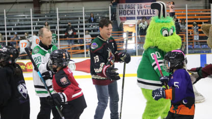 Hockeyville_Handshake_Doan