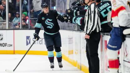 Kakko Shines With Goal and 2 Assists vs Panthers 