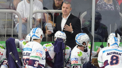 Serge AUBIN Headcoach of Eisbären Berlin during the DEL match between DEG Düsseldorfer EG and Eisbären Berlin at the PSD Dome on September 17, 2023 in Düsseldorf, Germany. (Photo by Jürgen Fromme - firo sportphoto/Getty Images)