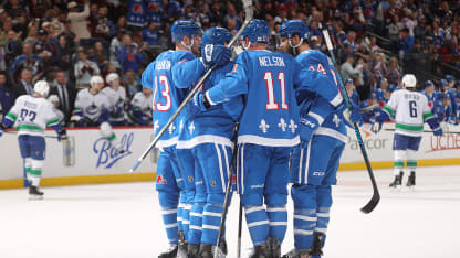 Landeskog fait dévier le tir de Burns