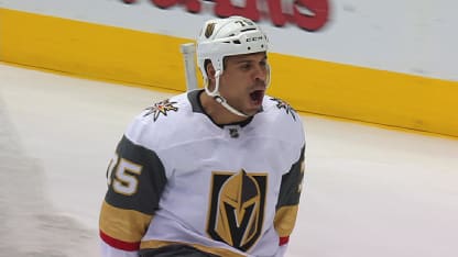 Reaves nets rebound in front