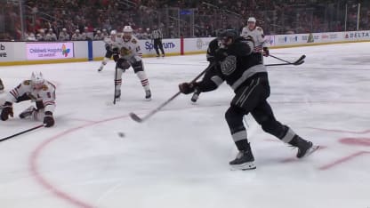 CHI@LAK: Clarke scores goal against Spencer Knight