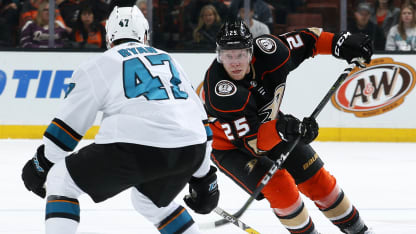 firstlook_duckssharks_mediawall_040918