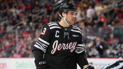 Hischier von den Devils zeigt sich von einer neuen Seite